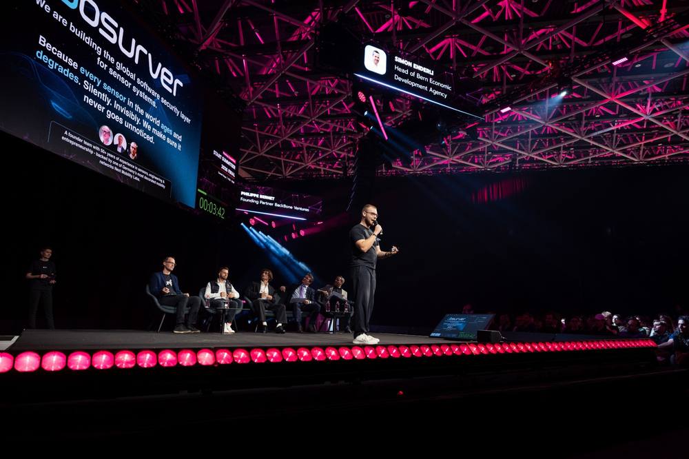 Pitch auf der großen Bühne des START Summit
